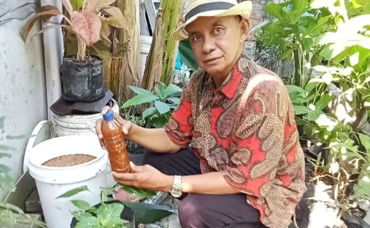 Manfaatkan Limbah Organik Jadi Pupuk Cair