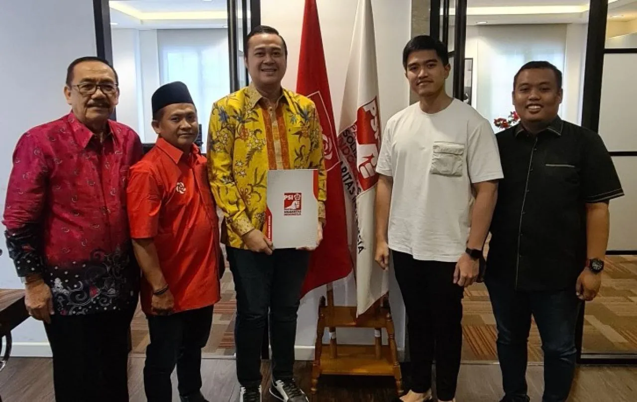 Bayu Airlangga Terima Surat Tugas dari PSI, Maju Pilwali Surabaya 2024