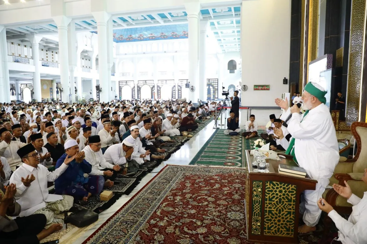 Pj. Sekdaprov Jatim Harapkan Makin Menambah Keimanan dan Keilmuan Umat