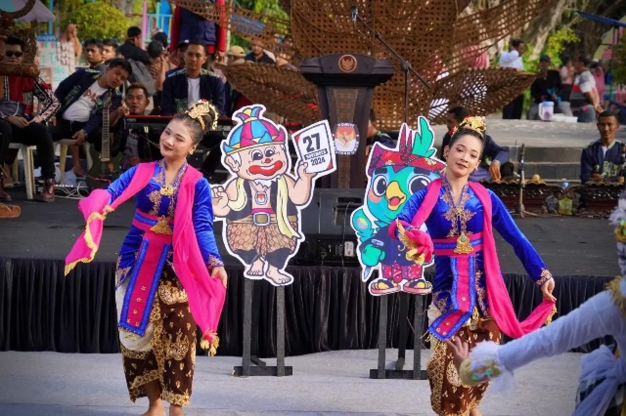 KPU Jatim Luncurkan Kirab Maskot Pilkada 2024 di Pacitan