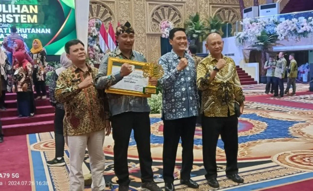 Pelestari Kawasan Wilis Menerima Penghargaan Juara 1 Wana Lestari dari Provinsi Jawa Timur