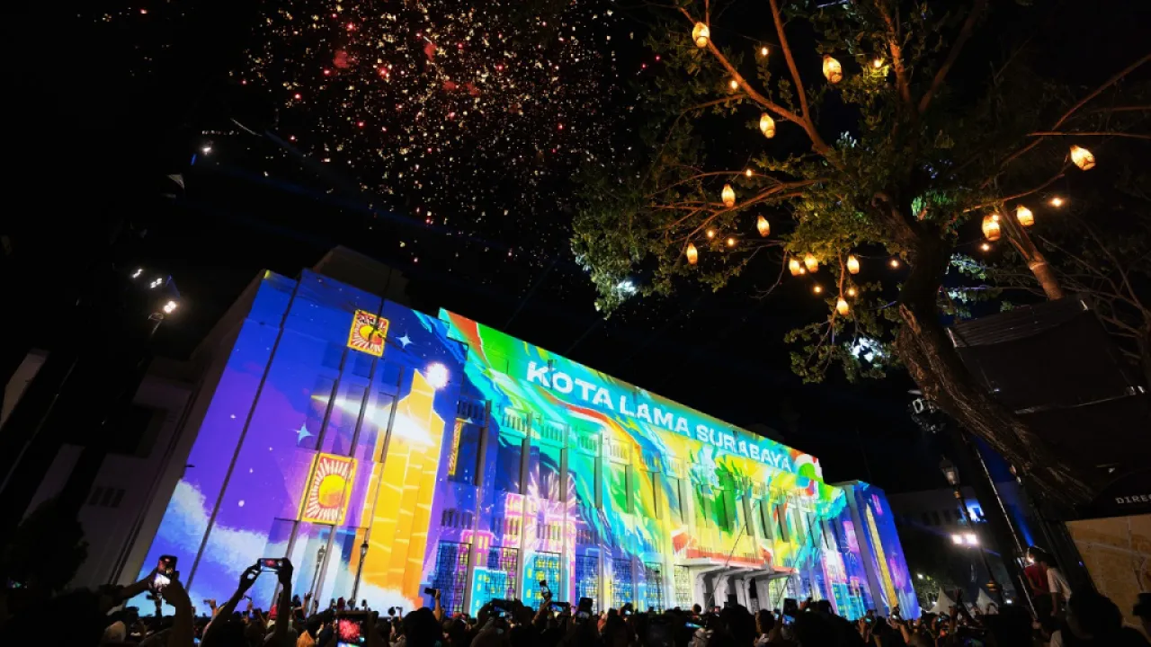 Video Mapping Show by LZY Sukses Hipnotis Pengunjung Kota Lama Surabaya