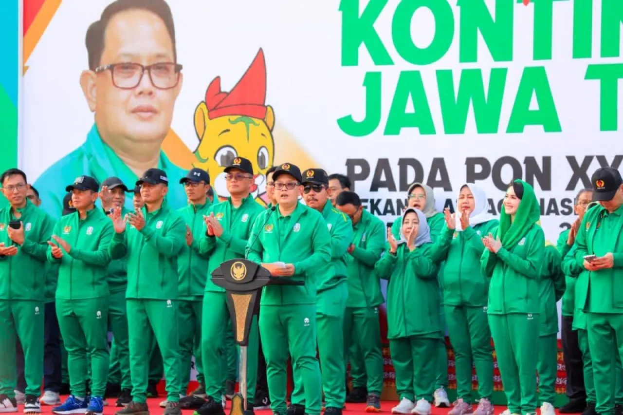 Lepas Atlet Jatim Menuju PON XXI Aceh-Sumut, Pj. Gubernur Adhy Optimis Raih Juara Umum