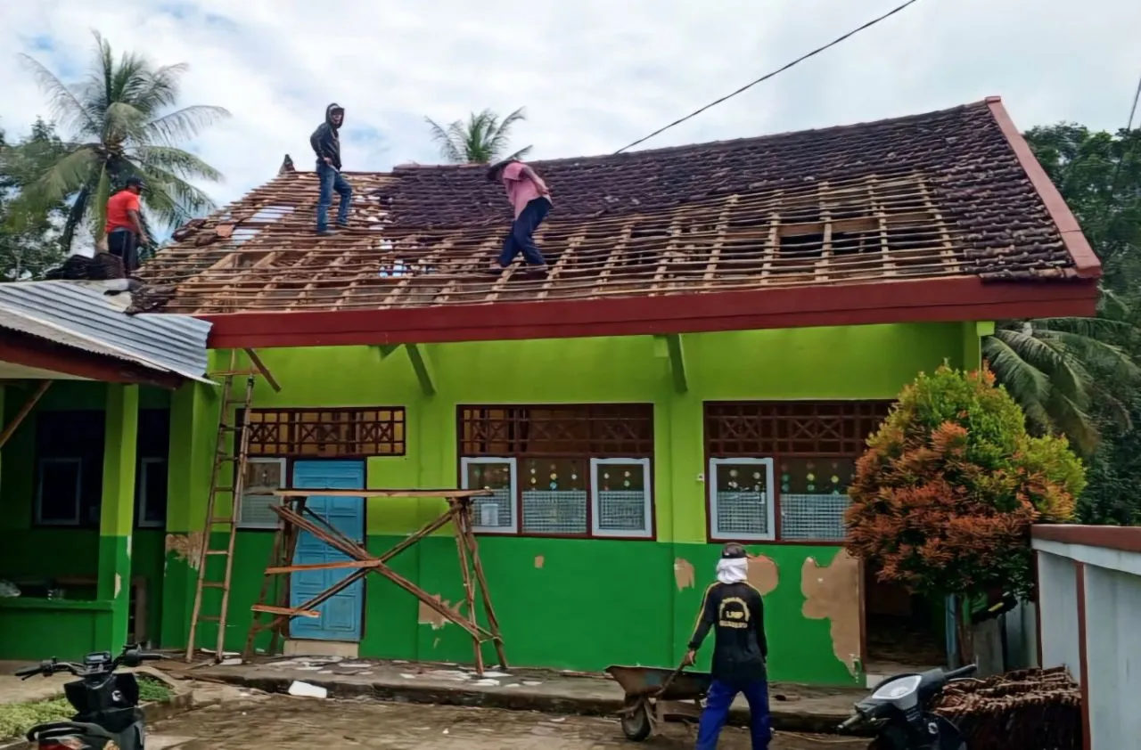 Pemprov Jatim Tuntaskan Perbaikan Fasum Terdampak Gempa Bumi di Pulau Bawean