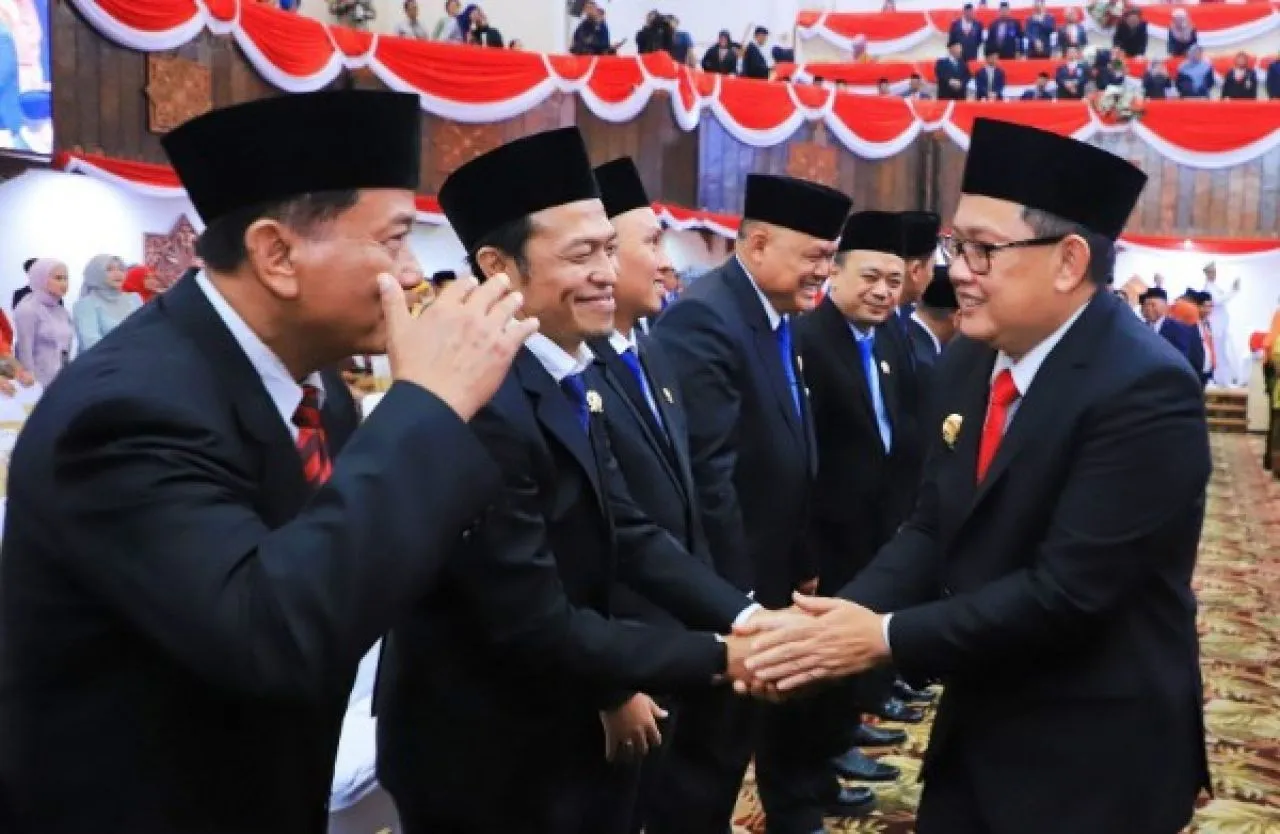 Anggota DPRD Jatim Periode 2024-2029 Resmi Dilantik, Pj Gubernur Adhy: Selamat, Utamakan Kepentingan Rakyat