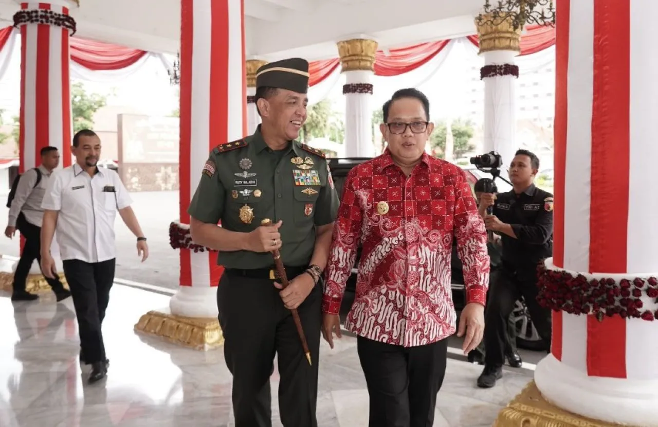 Kedatangan Mayjen TNI Rudy Disambut Pj Gubernur Jatim Adhy Karyono
