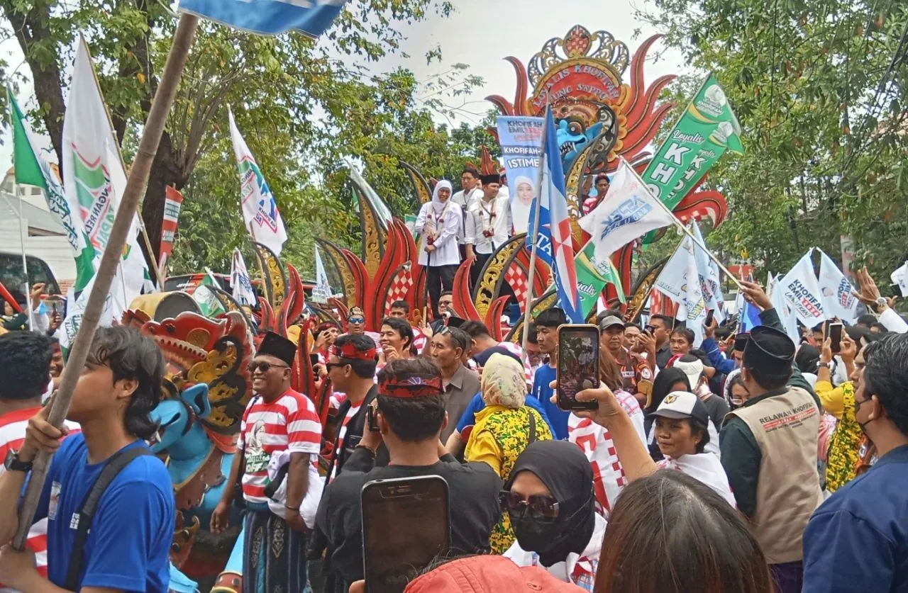 Kirab Budaya Mengawal Pendaftaran Khofifah-Emil ke KPU Jawa Timur