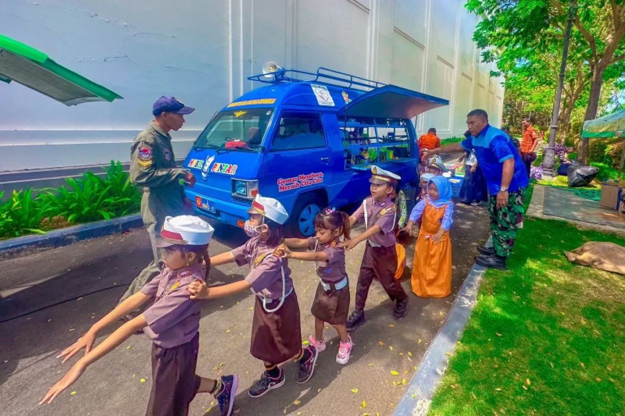 Tim Safari Mobil Pintar Rumpin Puspenerbal Diterima Presiden Rl ke-6