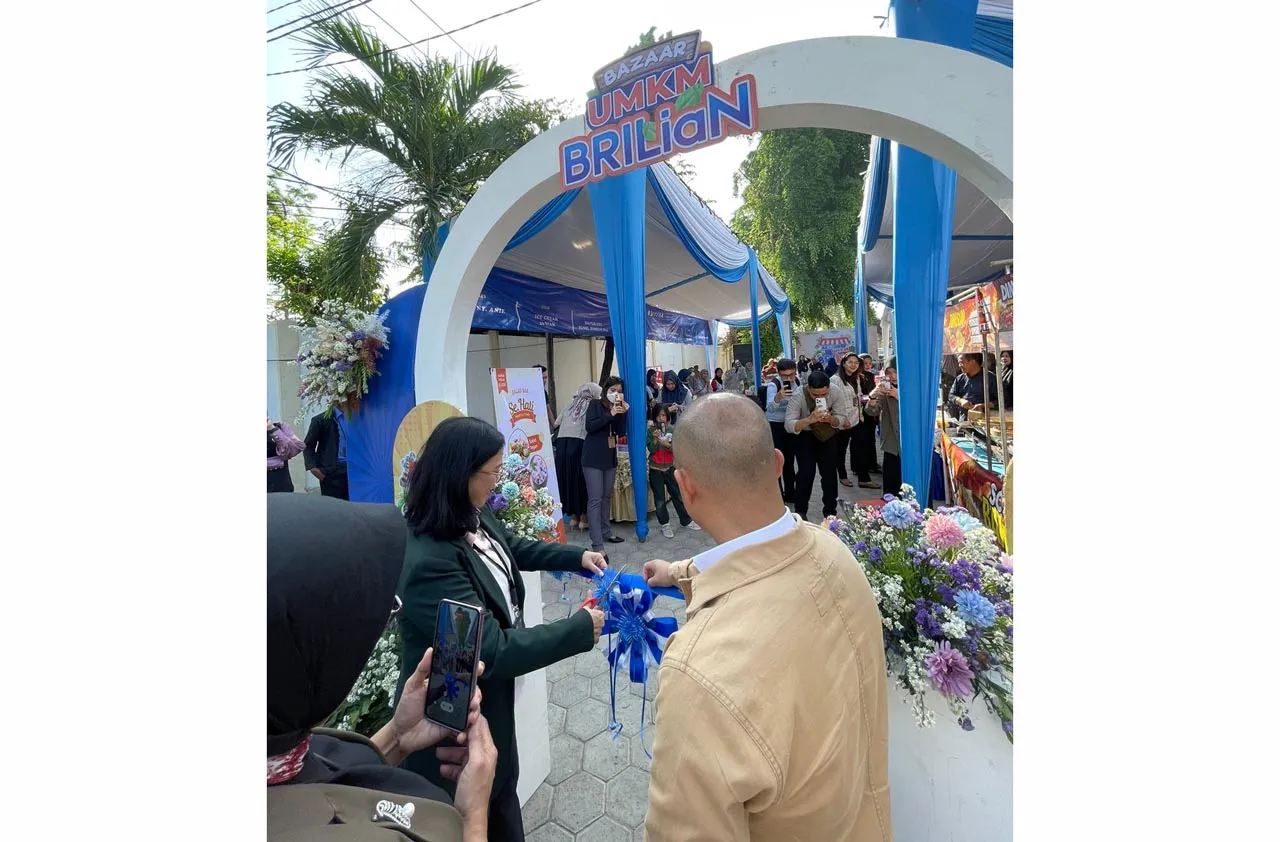 Dorong Transaksi Non Tunai, BRI BO Jemursari Gelar Bazaar UMKM BRILiaN