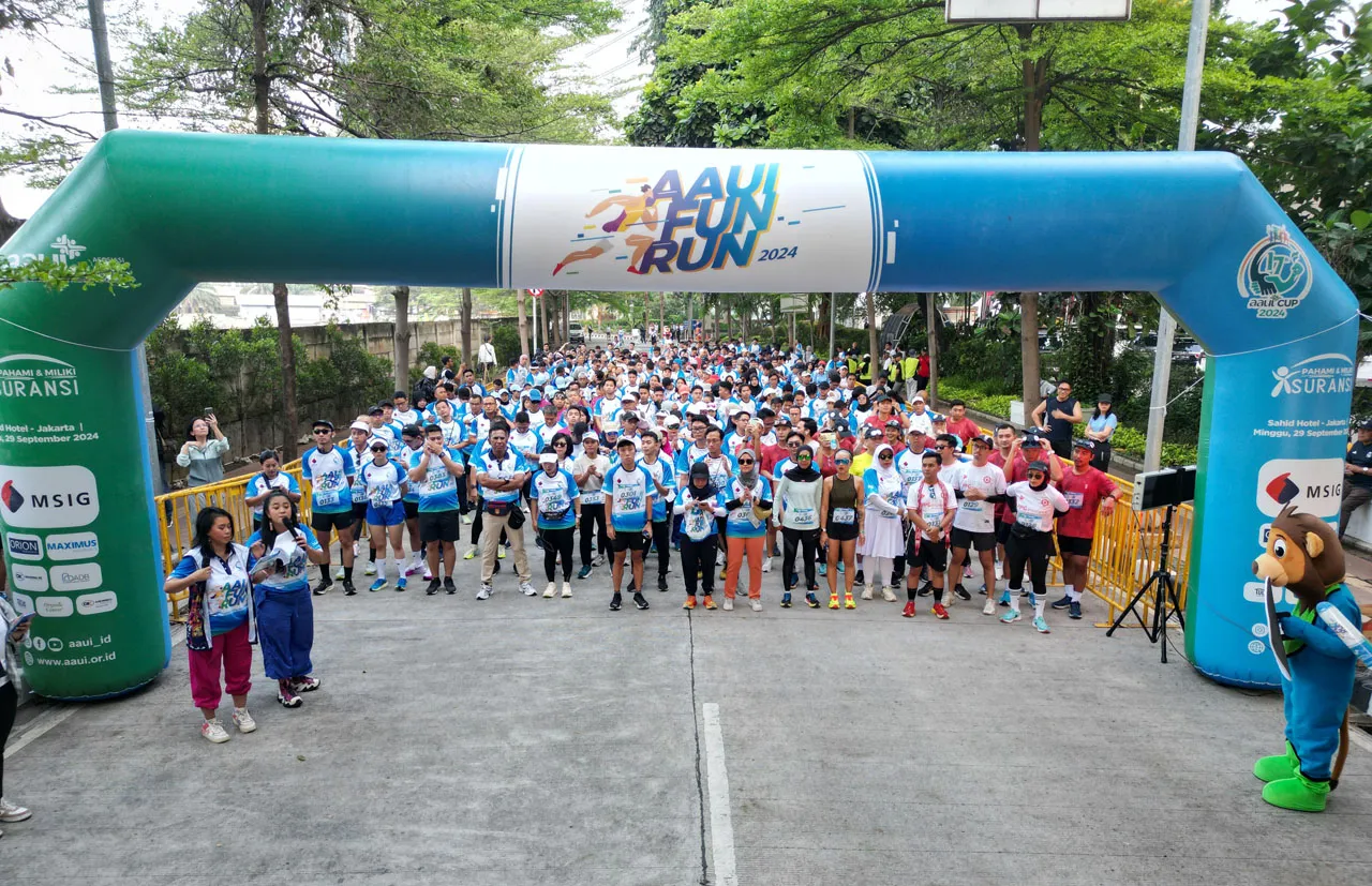 Kemeriahan AAUI Cup 2024, Ratusan Insan Peransuransian Ikuti Fun Run dan Fun Ride Vespa