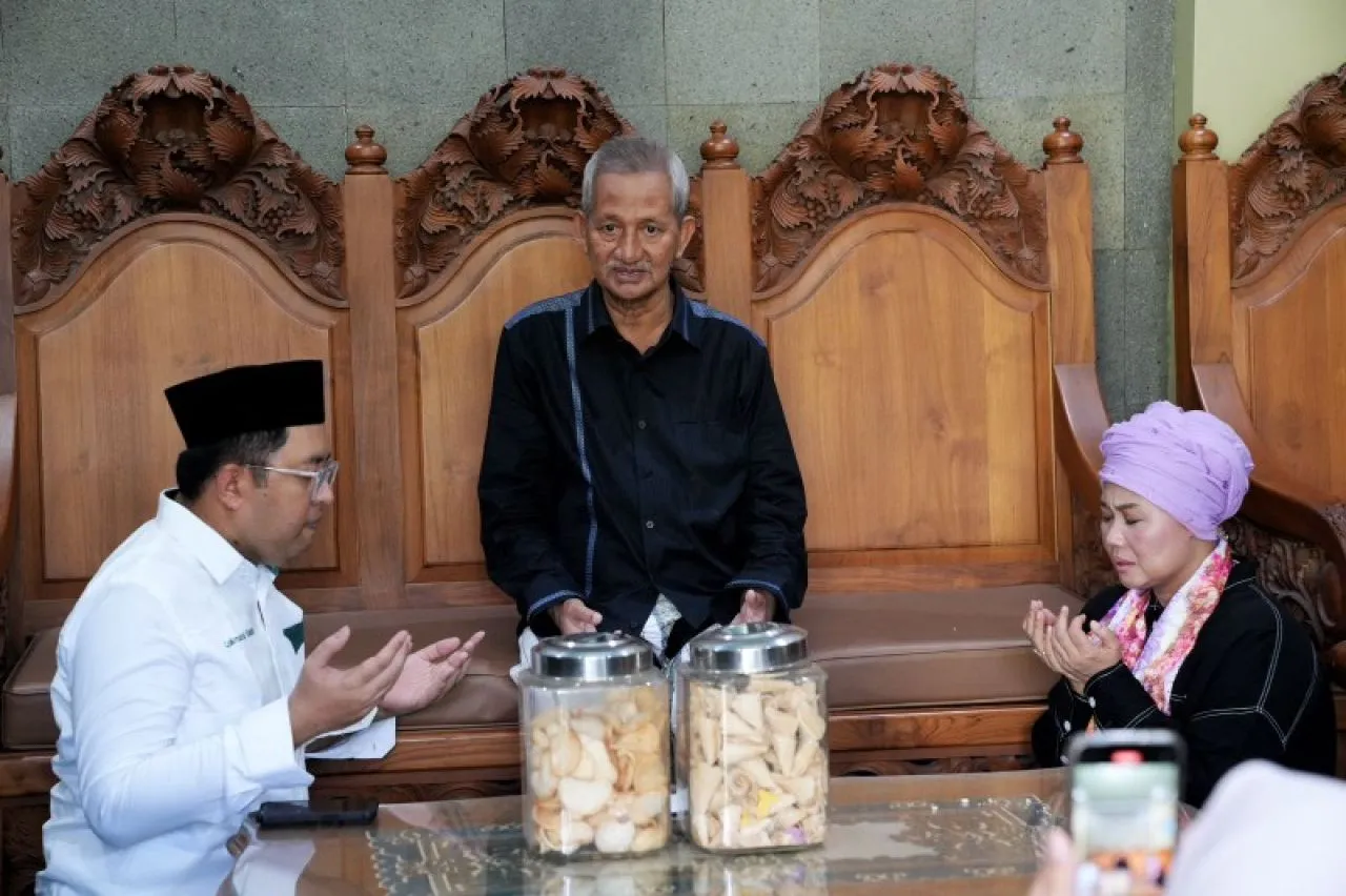 Luluk dan Lukmanul Khakim Mendapat Restu Gus Ali, Maju Pilgub Jatim