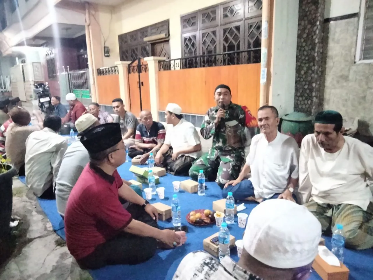 Babinsa Ampel Hadiri Rapat Musyawarah RT/RW, Atasi Permasalahan Keamanan Lingkungan
