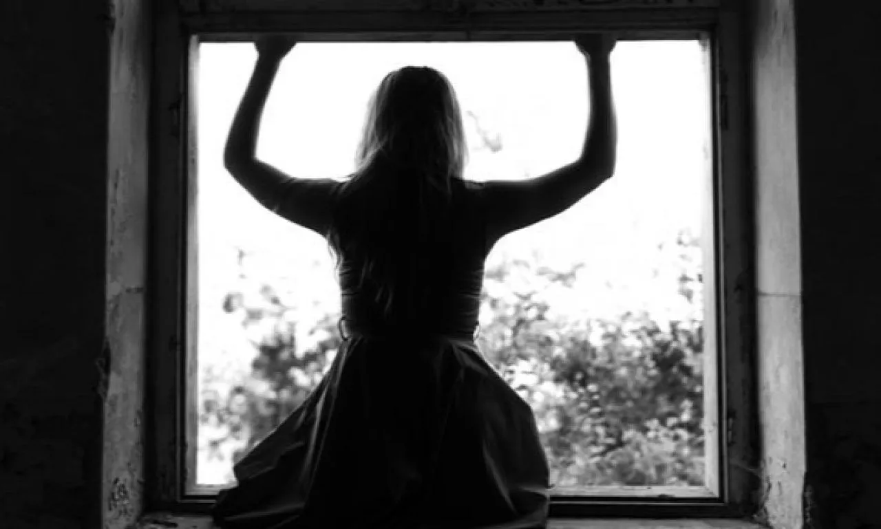 Seorang Perempuan Diduga Bunuh Diri, Terjun Dari Lantai 22