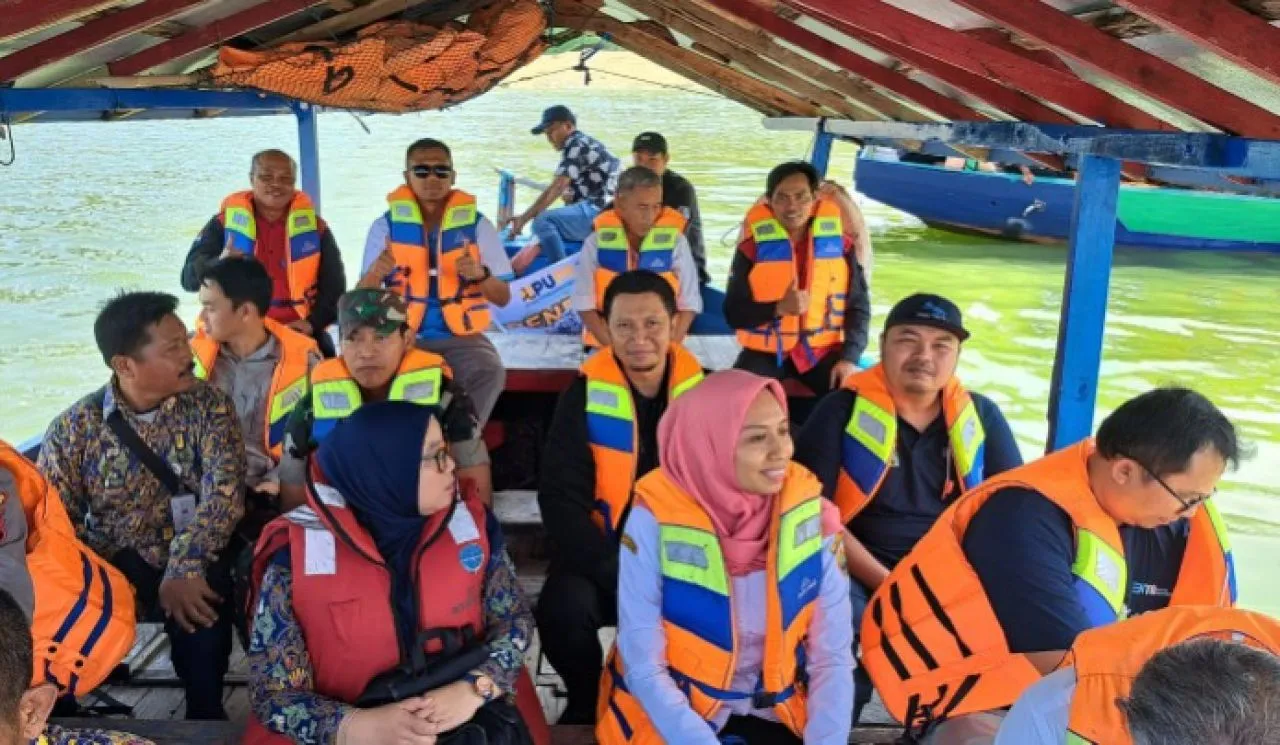 Jasa Tirta I Tebar Bibit Ikan dan Tanam Pohon di Waduk Kedungombo