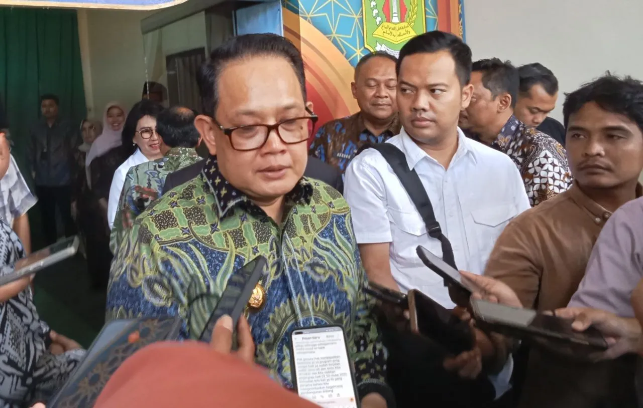 Pj Gubernur Adhy Minta Dihentikan Bongkar Muat Pupuk di Pelabuhan DABN Probolinggo