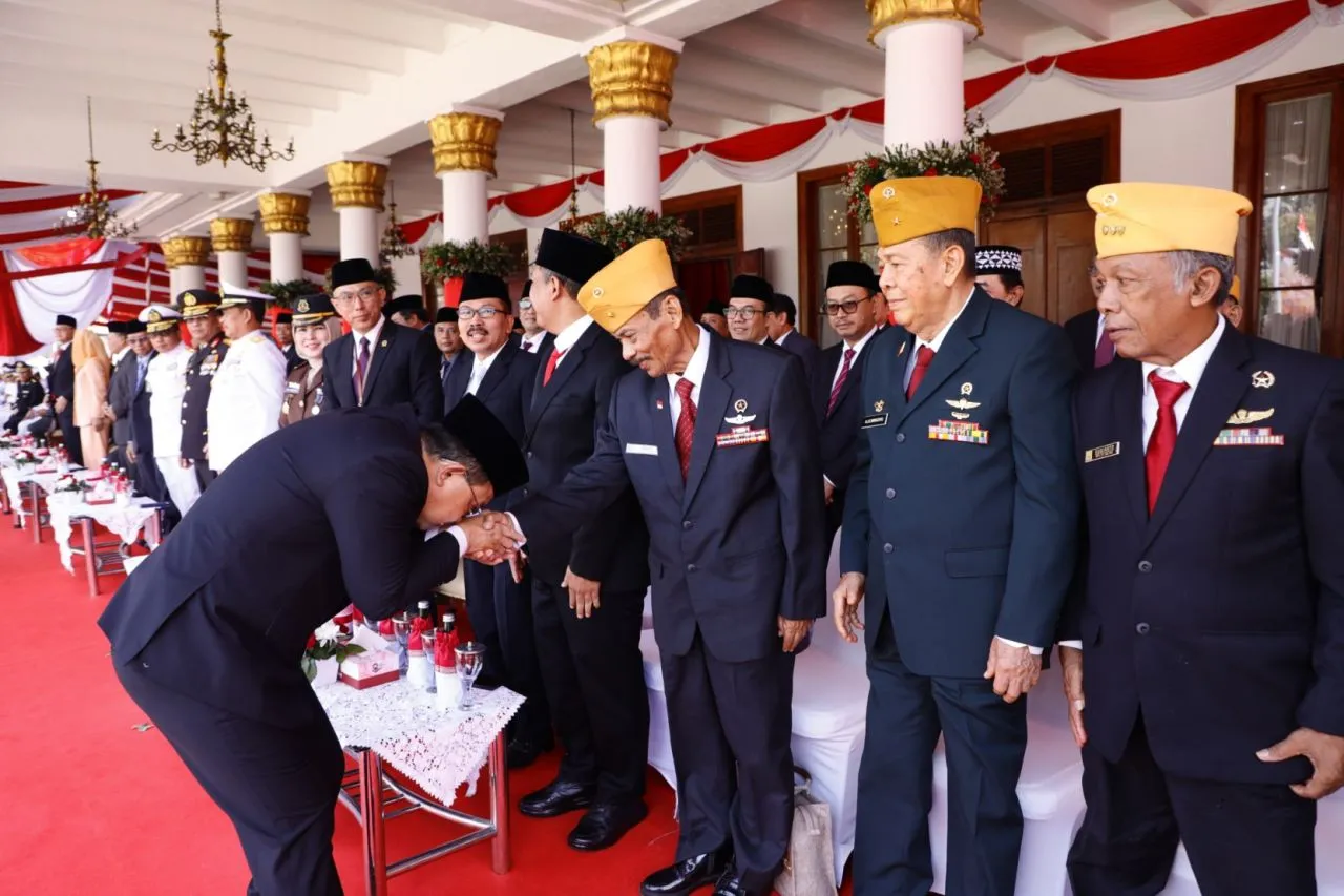 Pj. Gubernur Jatim Ajak Teladani Nilai Pancasila Sebagai Semangat Wujudkan Indonesia Emas 2045