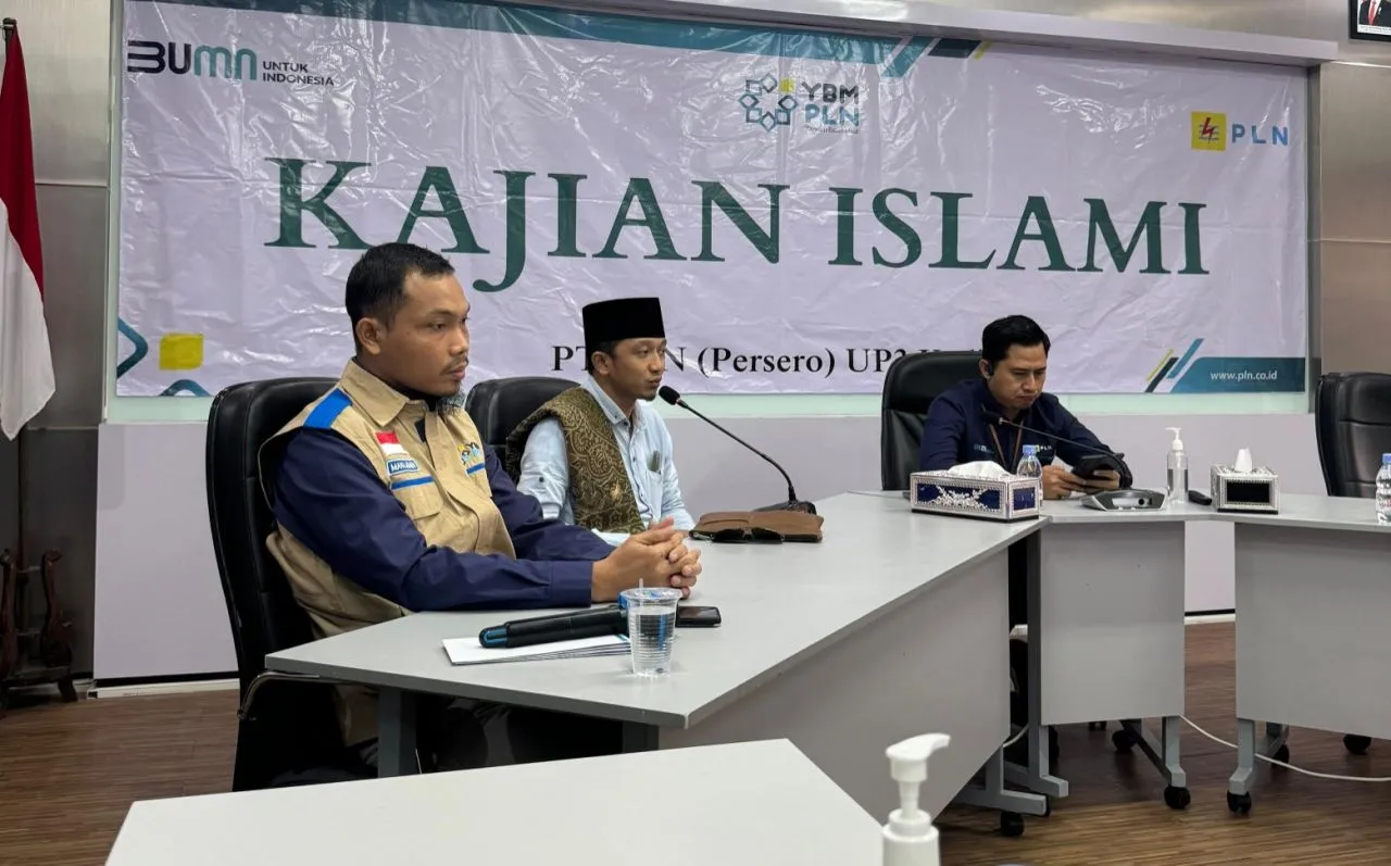 PLN UP3 Kediri & YBM Gelar Kajian Rutin dan Berbagi Kebahagiaan untuk Anak Yatim
