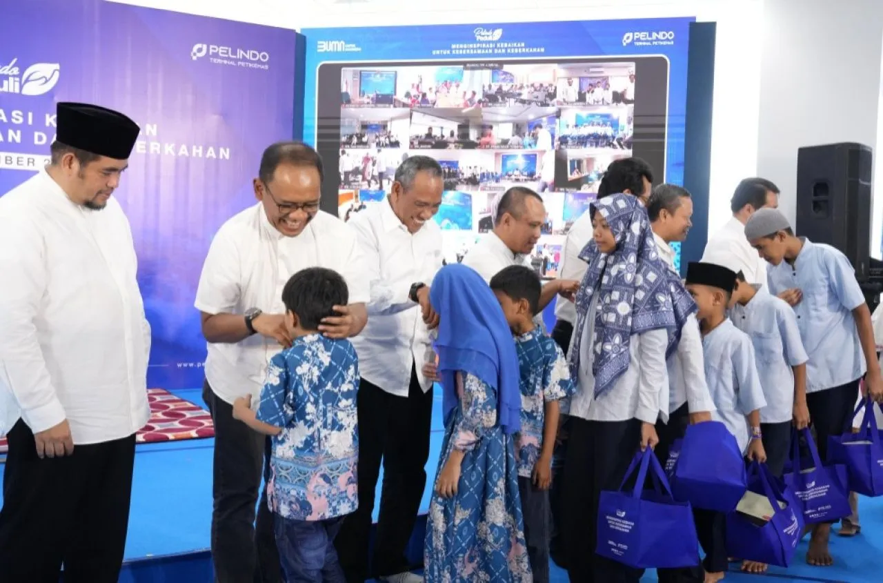 Pelindo Terminal Petikemas Santuni Riibuan Anak Yatim dan Beri Bantuan Sarana Ibadah