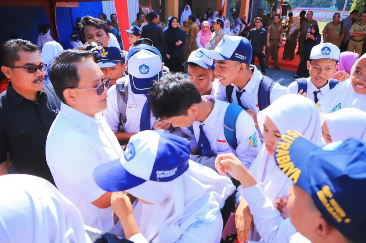 Jatim Juara Umum Olimpiade Penelitian Siswa Indonesia 2024, Pj. Gubernur Adhy: Ini Kado Prestasi di Hari Pahlawan