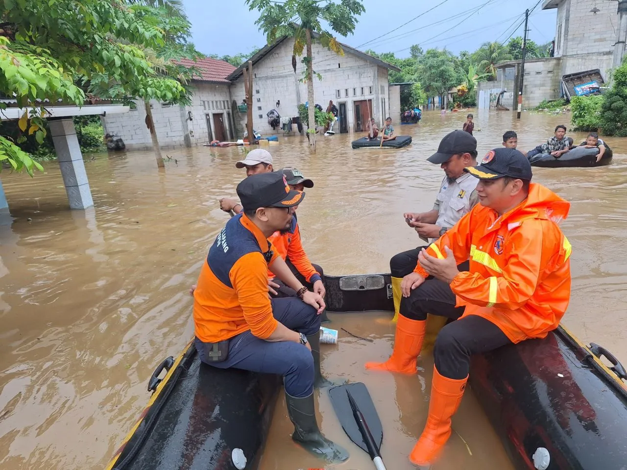 BPBD Jatim Serahkan Bantuan dan Upayakan Percepatan Penanganan