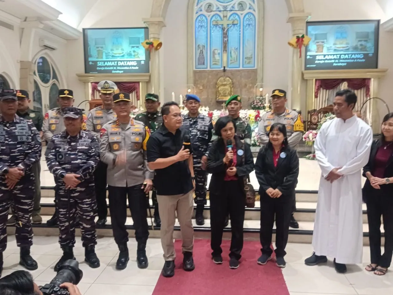 Pengamanan Perayaan Natal Siap Siaga, Pj. Gubernur Jatim Bersama Kapolda Dan Pangkoarmada II Tinjau 2 Gereja di Surabaya