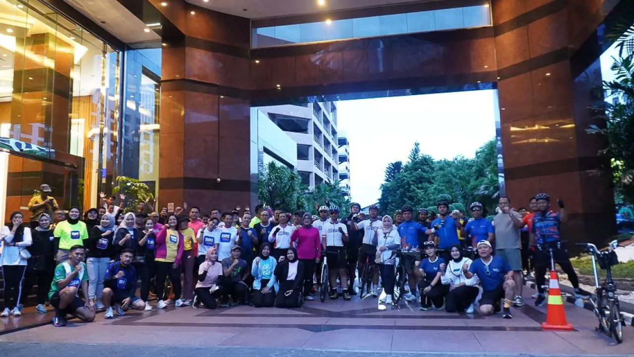BRI RO Surabaya Ajak Komunitas Surabaya Hidup Sehat di Mega Loop Road to BRIFEST 2024