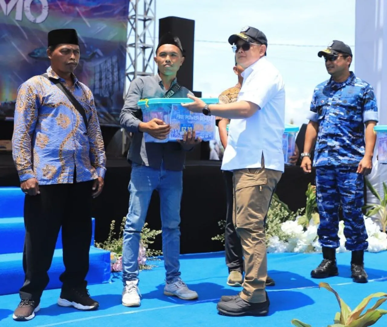 Bersama Menhan RI Saksikan Fire Power Demo di Lumajang, Pj. Gubernur Adhy Puji Alutsista TNI AU