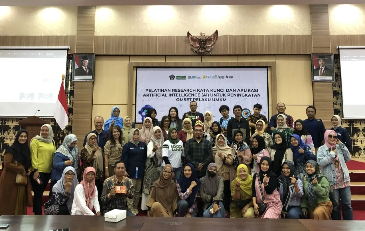 PLN Peduli Gandeng Rumah BUMN Blitar Gelar Pelatihan Research Kata Kunci dan AI