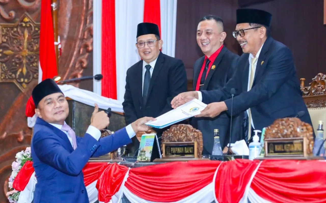 Pj. Gubernur Adhy Optimistis Bank BPR Jatim Kontribusi Ungkit Ekonomi dan UMKM Naik Kelas