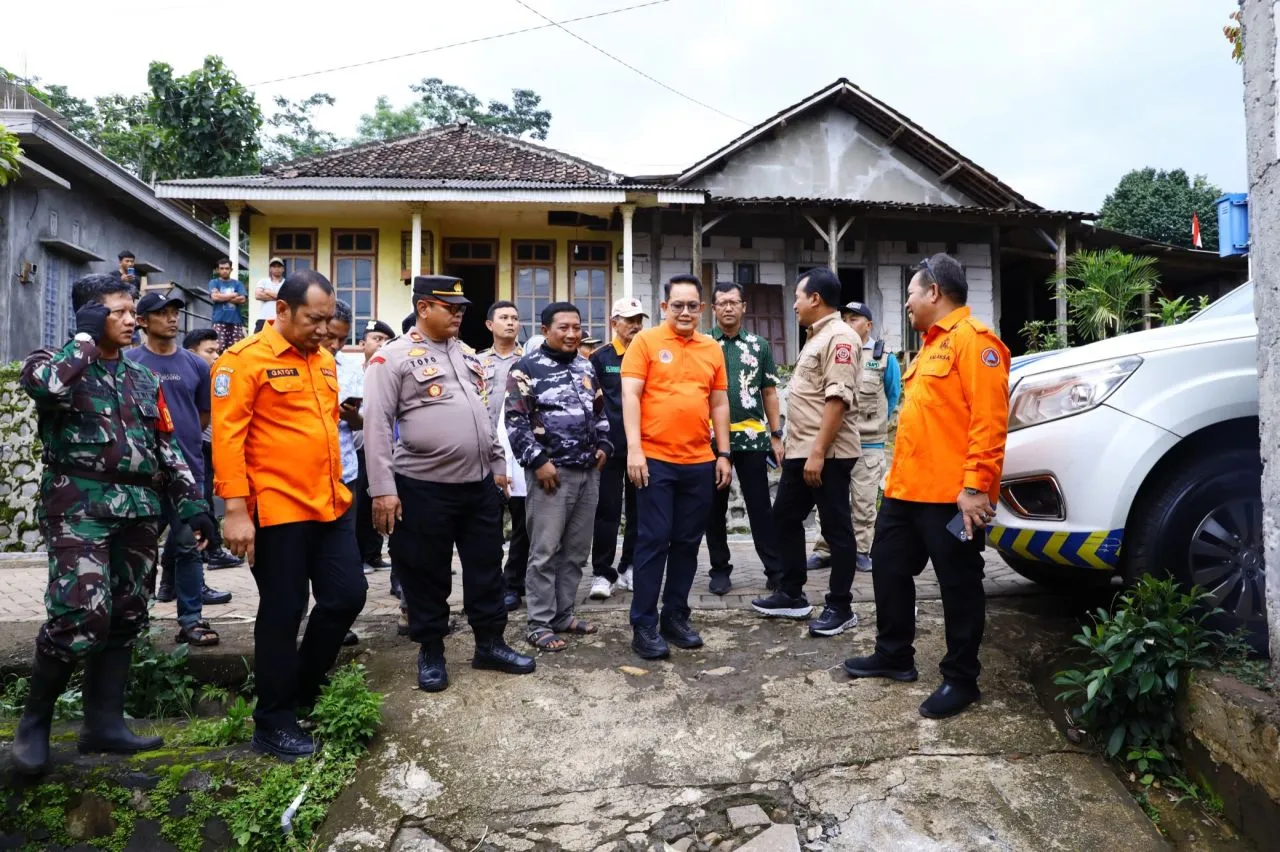 Tinjau Tanah Gerak Purwodadi, Pj. Gubernur Adhy Gandeng Ahli Selidiki Penyebab