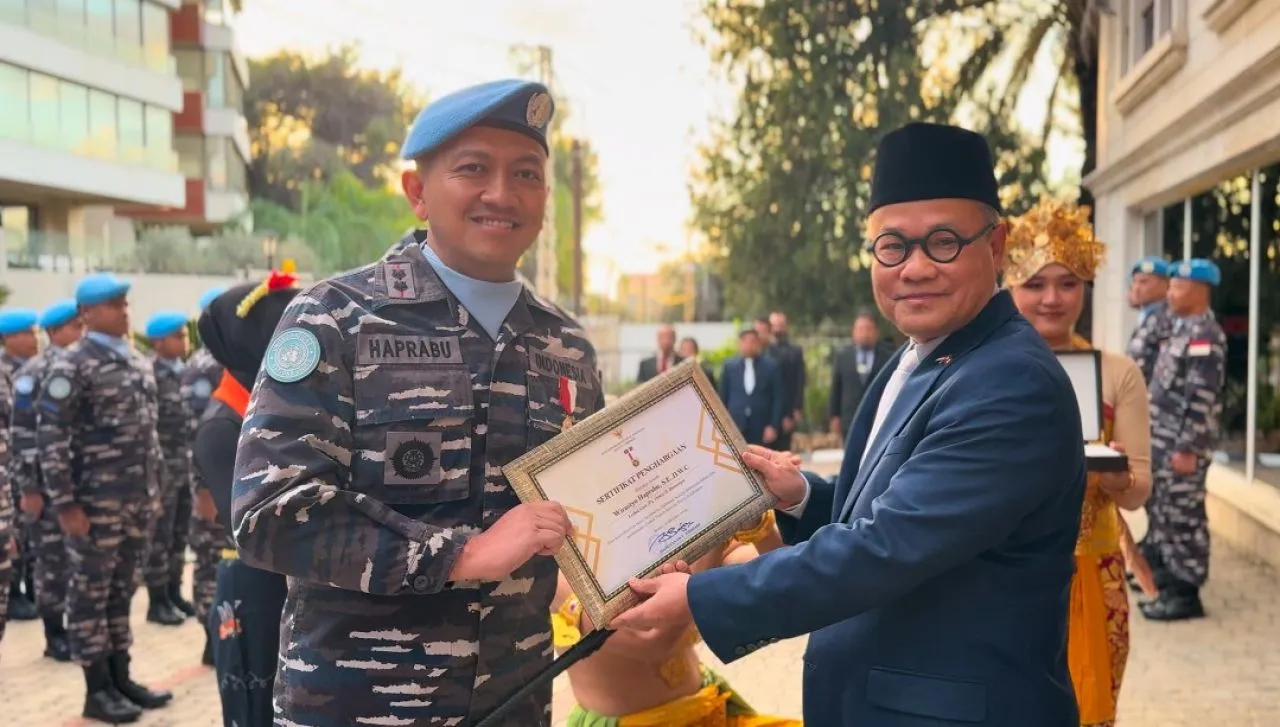 KRI Diponegoro-365 Terima Penghargaan Duta Budaya Republik Indonesia 