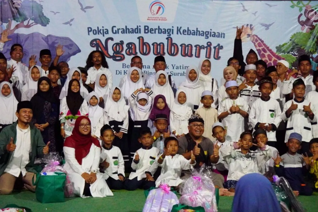 Wartawan Grahadi Ajak Anak Yatim Ngabuburit Belajar Satwa di KBS dan Buka Puasa Bersama