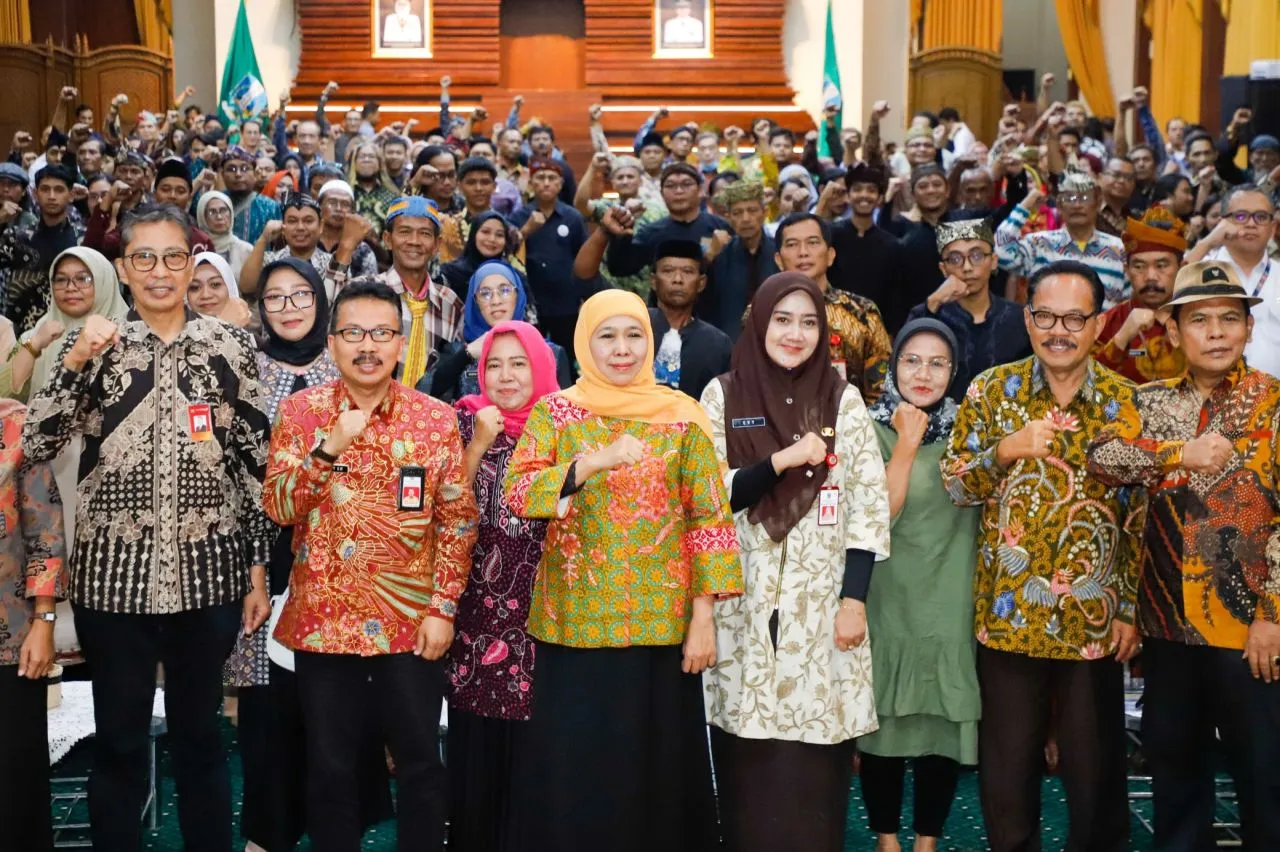 Gubernur Khofifah Beri Tunjangan Kehormatan 1.000 Seniman dan 148 Juru Pelihara Cagar Budaya Jatim