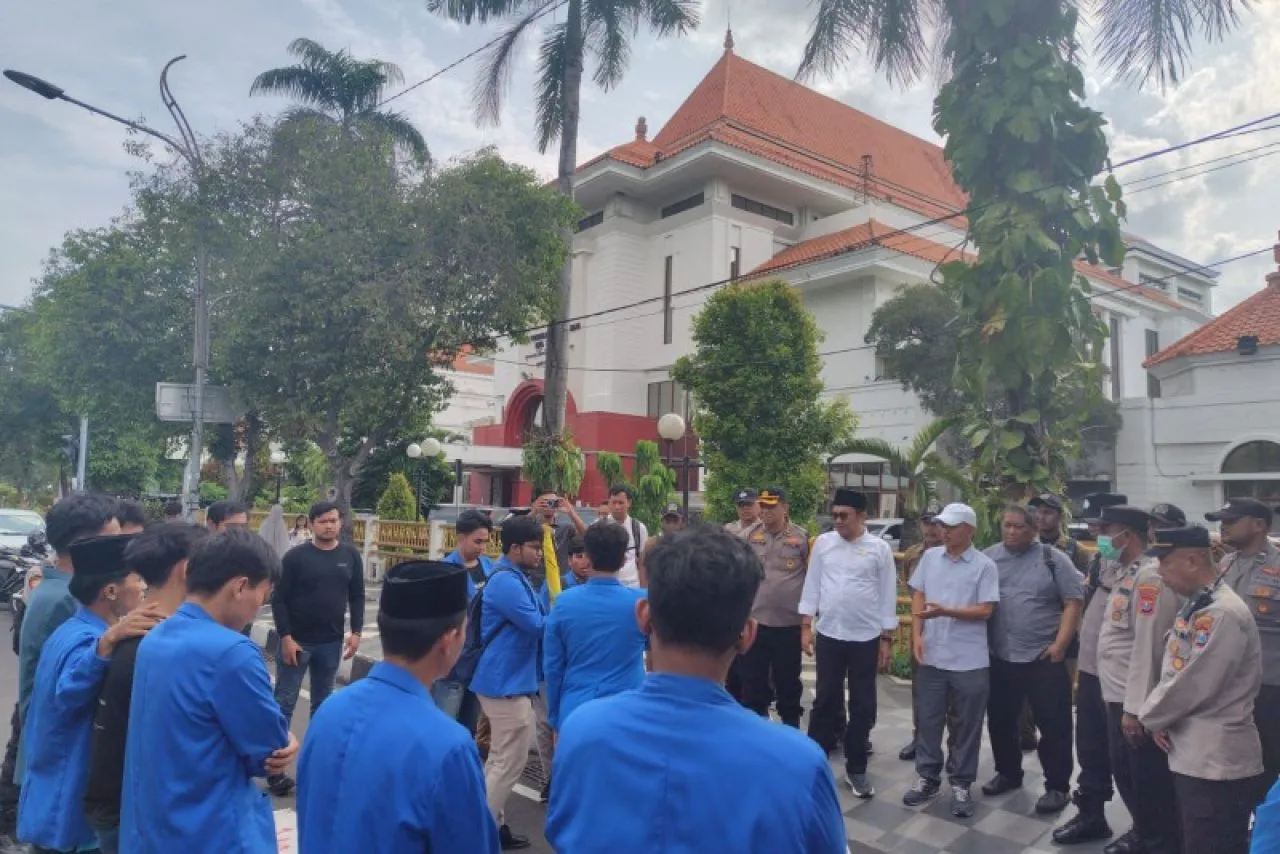 PMII Perjuangan Anggap SE Wali Kota Lelucon, Ini Jawaban Eri Cahyadi