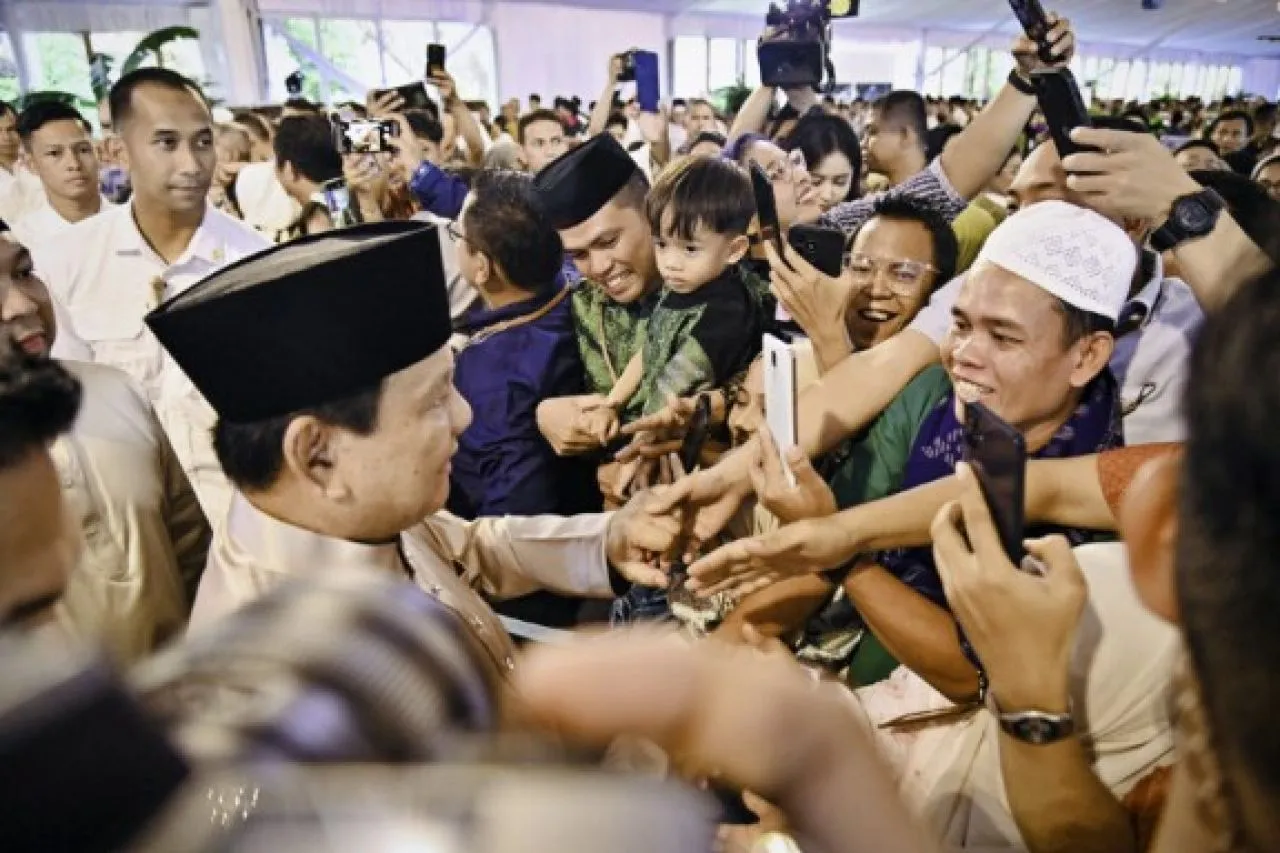 Gelar Griya Idul Fitri 1446 H, Presiden Prabowo Sambut Ribuan Warga di Istana Kepresidenan Jakarta