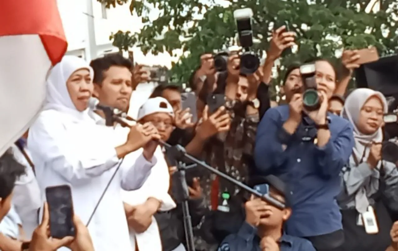Gubernur Khofifah Bersama Ribuan Buruh se Jatim Sepakati 17 Tuntutan di Hari Buruh Internasional