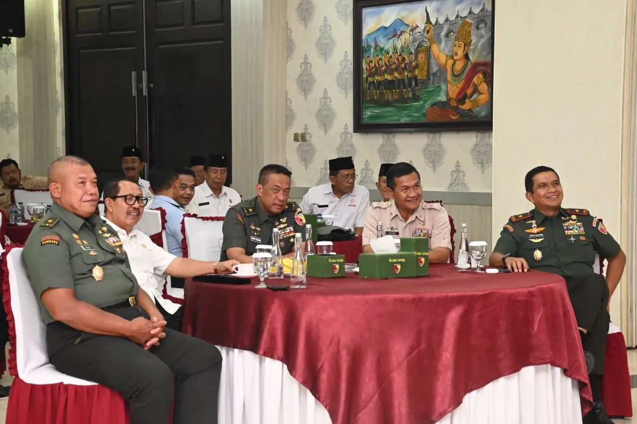 Bersama Purnawirawan, Kodam V/Brawijaya Ikuti Halal Bihalal dengan Presiden Secara Virtual