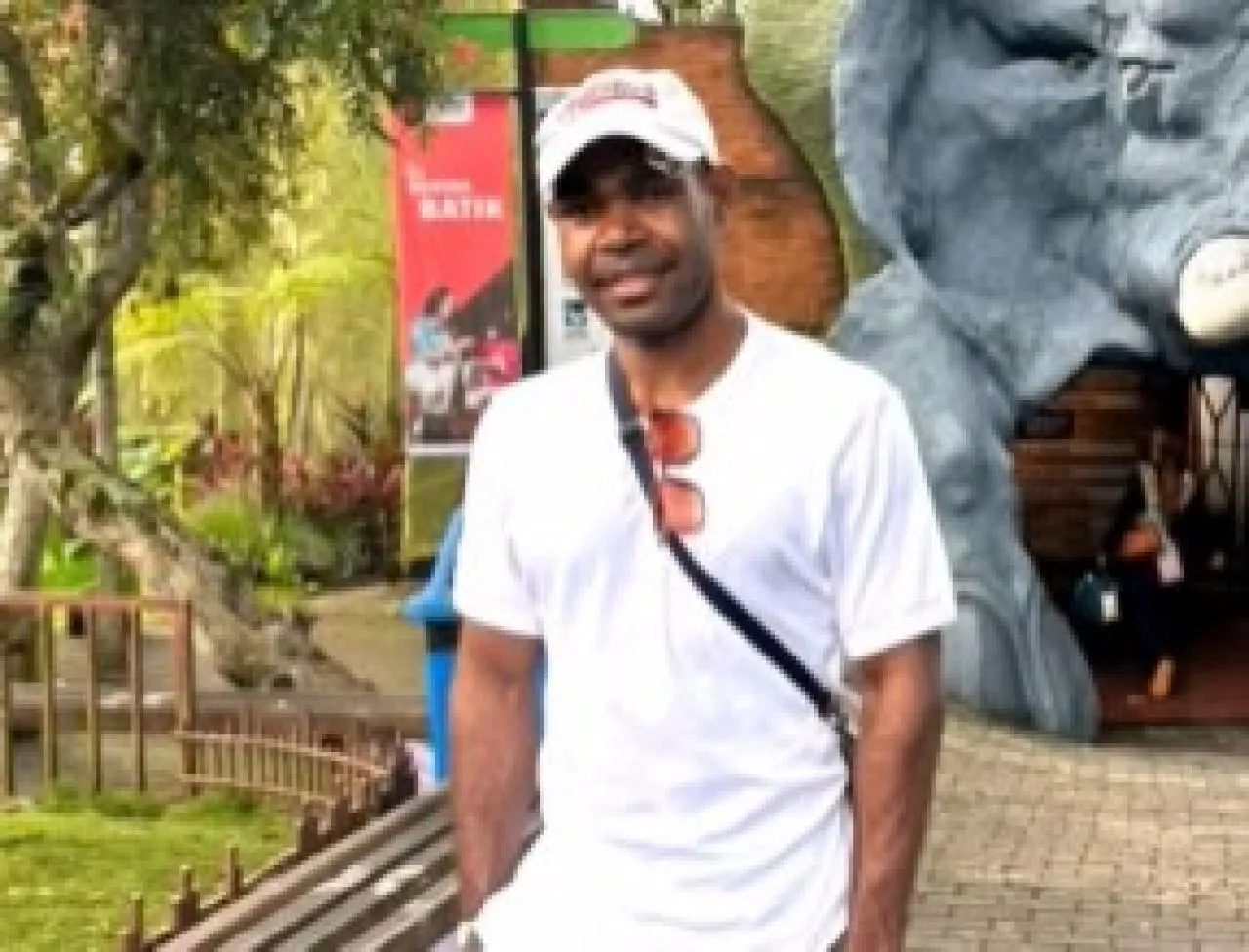 Etika dan Kesantunan Menggunakan Media Sosial