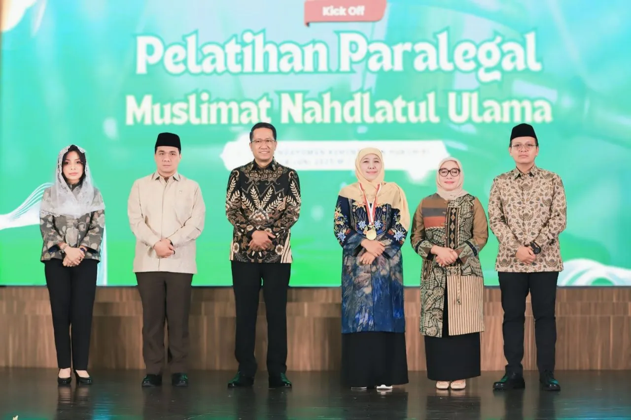 Gubernur Khofifah Hadir Di Kick Off Pelatihan Paralegal Muslimat NU