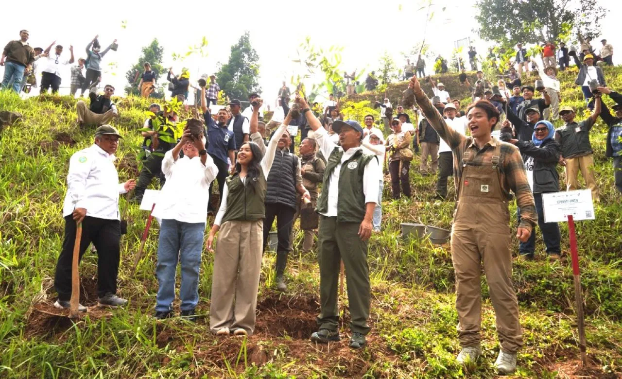 Kolaborasi PLN NP, WWF dan Kementerian Kehutanan Hijaukan Hulu Ciliwung