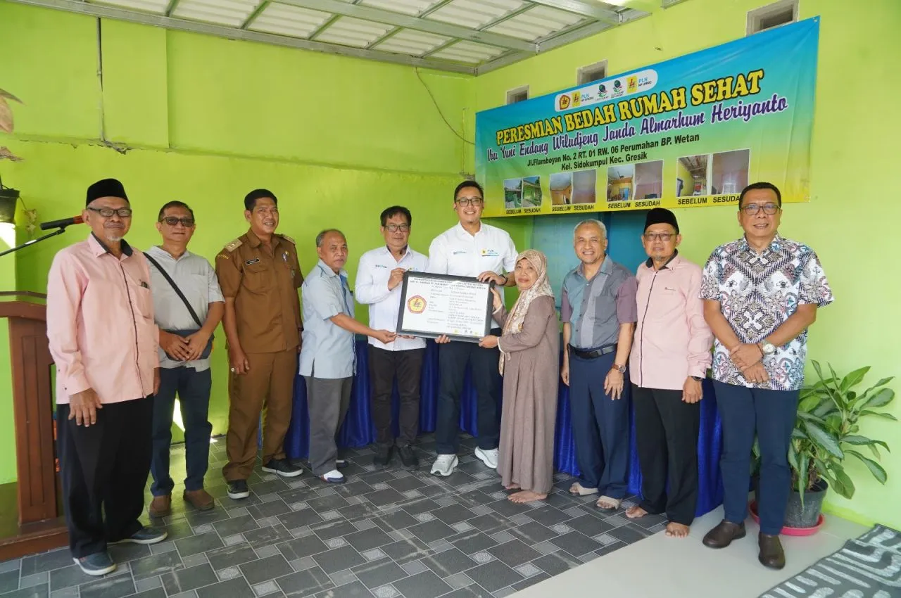 PLN Nusantara Power Serahkan Rumah Sehat untuk Istri Pensiunan