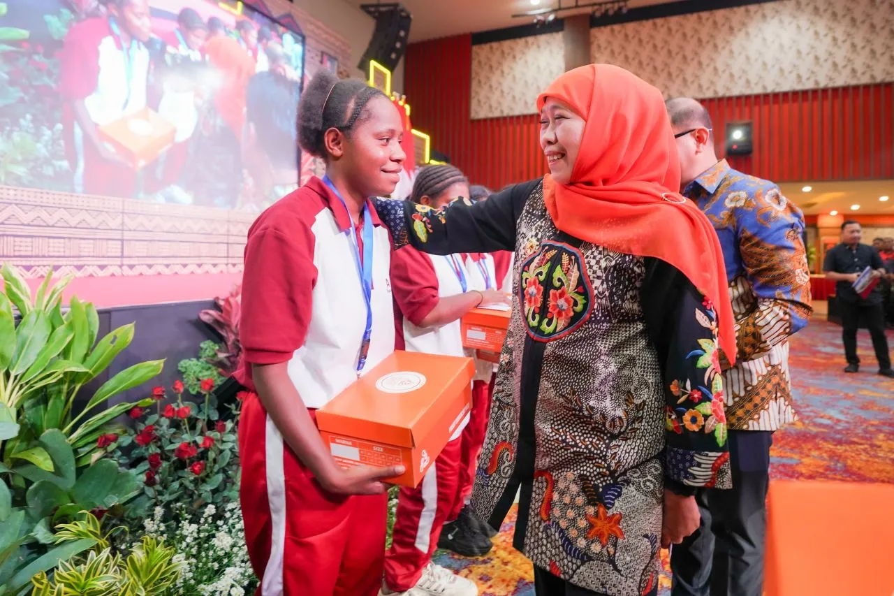 105 Siswa Program ADEM Asal Papua di Jatim Tembus PTN, Gubernur Khofifah Beri Hadiah