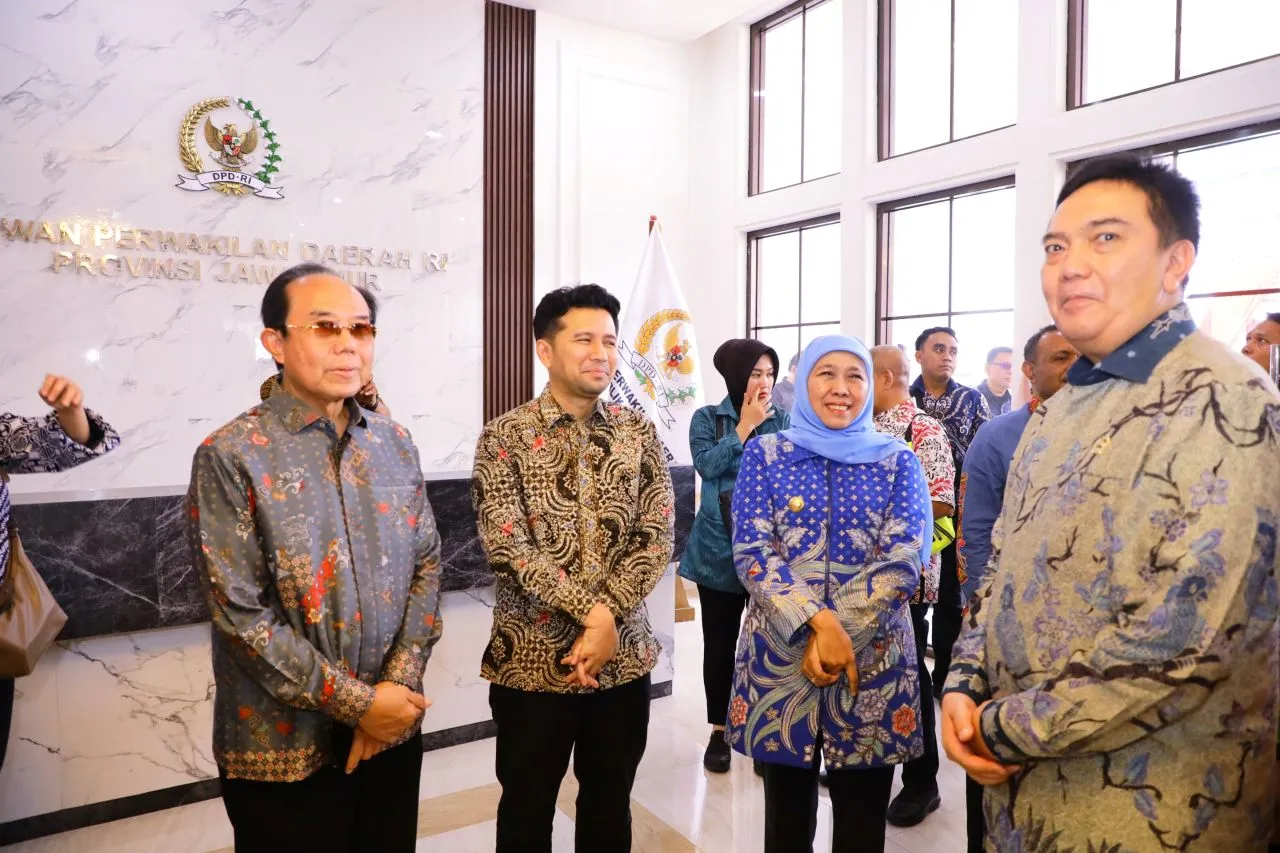 Bersama Ketua DPD RI, Gubernur Khofifah Resmikan Kantor DPD RI Jatim