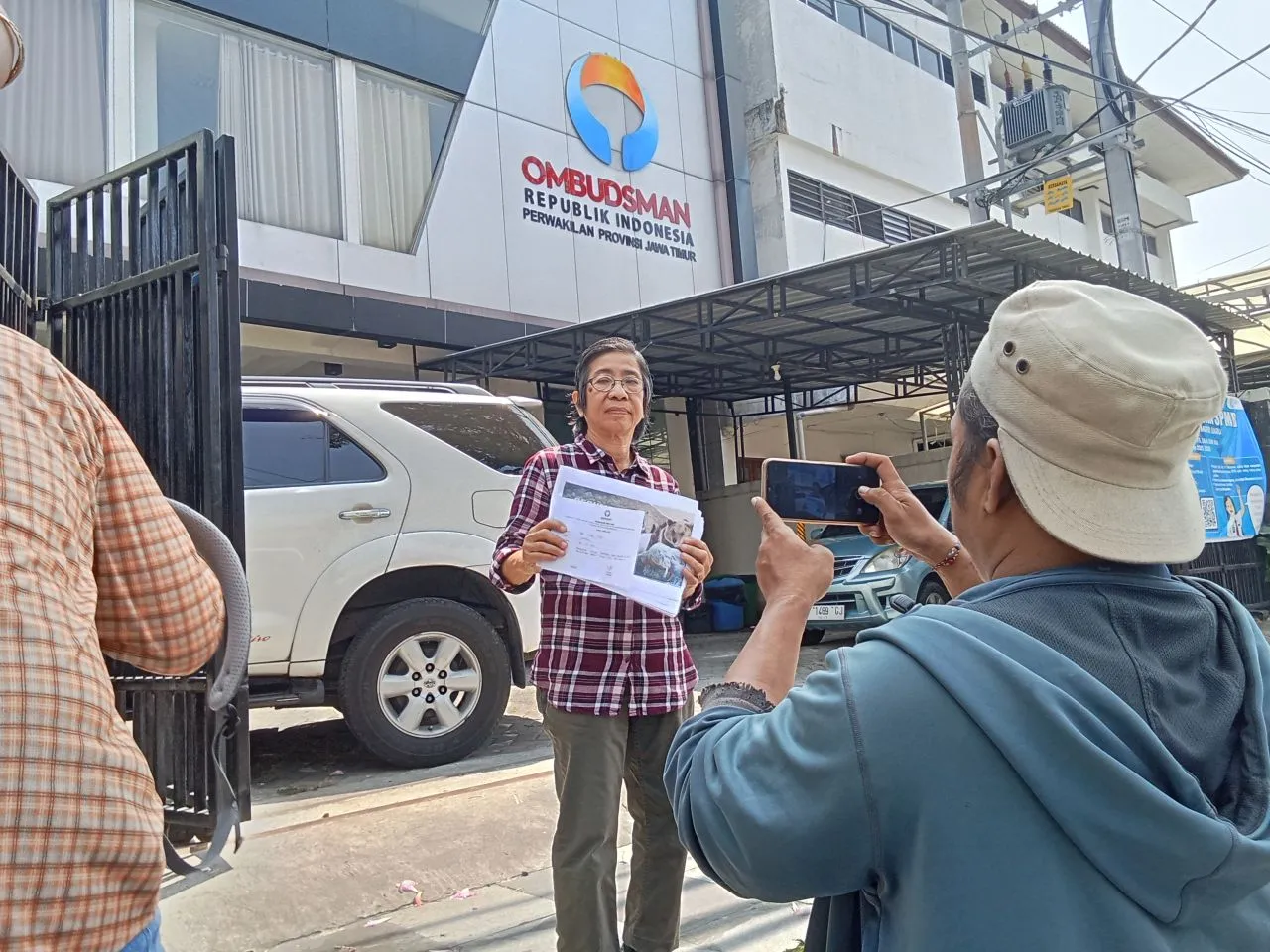Prihatin dengan Kondisi KBS Tanpa Direktur, drh Liang Kaspe Mengadu ke Ombudsman Jatim 