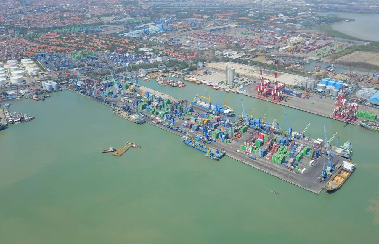 Pelindo Terminal Petikemas Serahkan Pengelolaan TPK Berlian ke Terminal Teluk Lamong