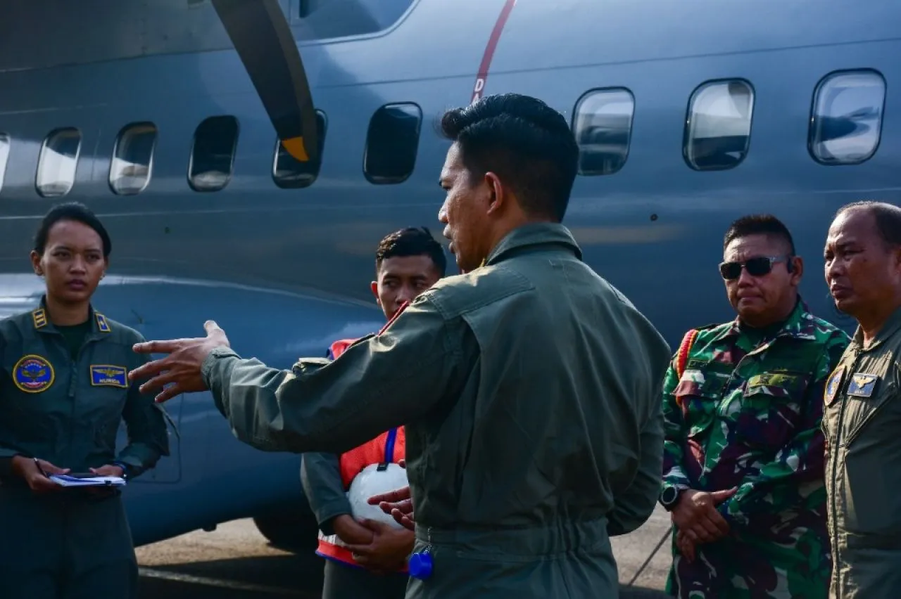 TNl AL Kerahkan Pesud CN 235-220 dari Wing Udara 2 Puspenerbal