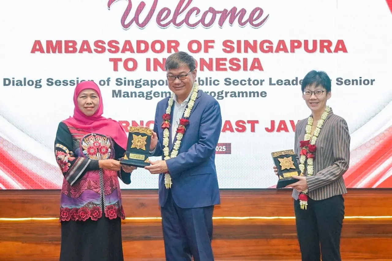 Gubernur Khofifah: ASN Jatim Terima Beasiswa Belajar di Singapura