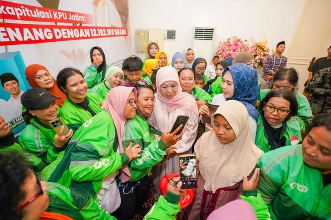 Mayoritas Warga Jatim Apresiasi Kinerja Khofifah, Demo Dinilai Tak Produktif