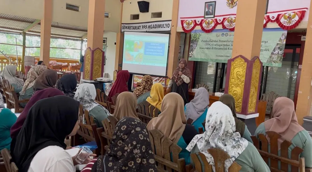 Pemanfaatan TOGA: Program Pengmas Fakultas Farmasi Unair Berdayakan Masyarakat Trenggalek