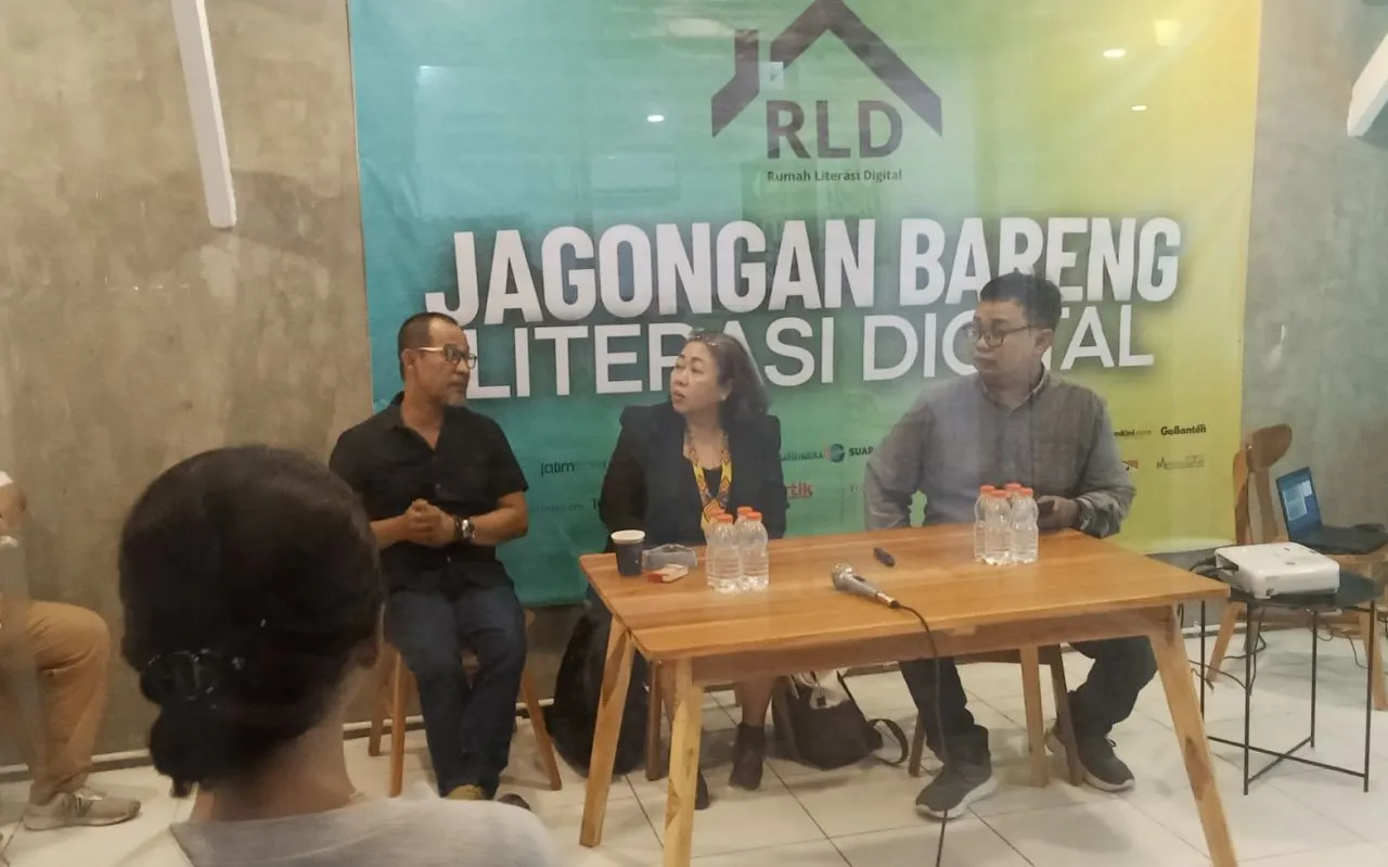 Derasnya Informasi Digital Juga Hoaks, Wartawan Surabaya Hadirkan RLD 